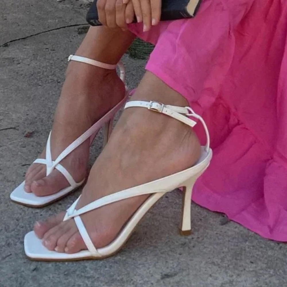 Billini Stefani Heel sz 5 // white strappy heels